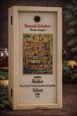 OSM 049  AKÂKÎR SİRKESİ  (Elma, Zenceﬁl, Zerdeçal, Karabiber, Çörekotu Balı)  SİRKESİ